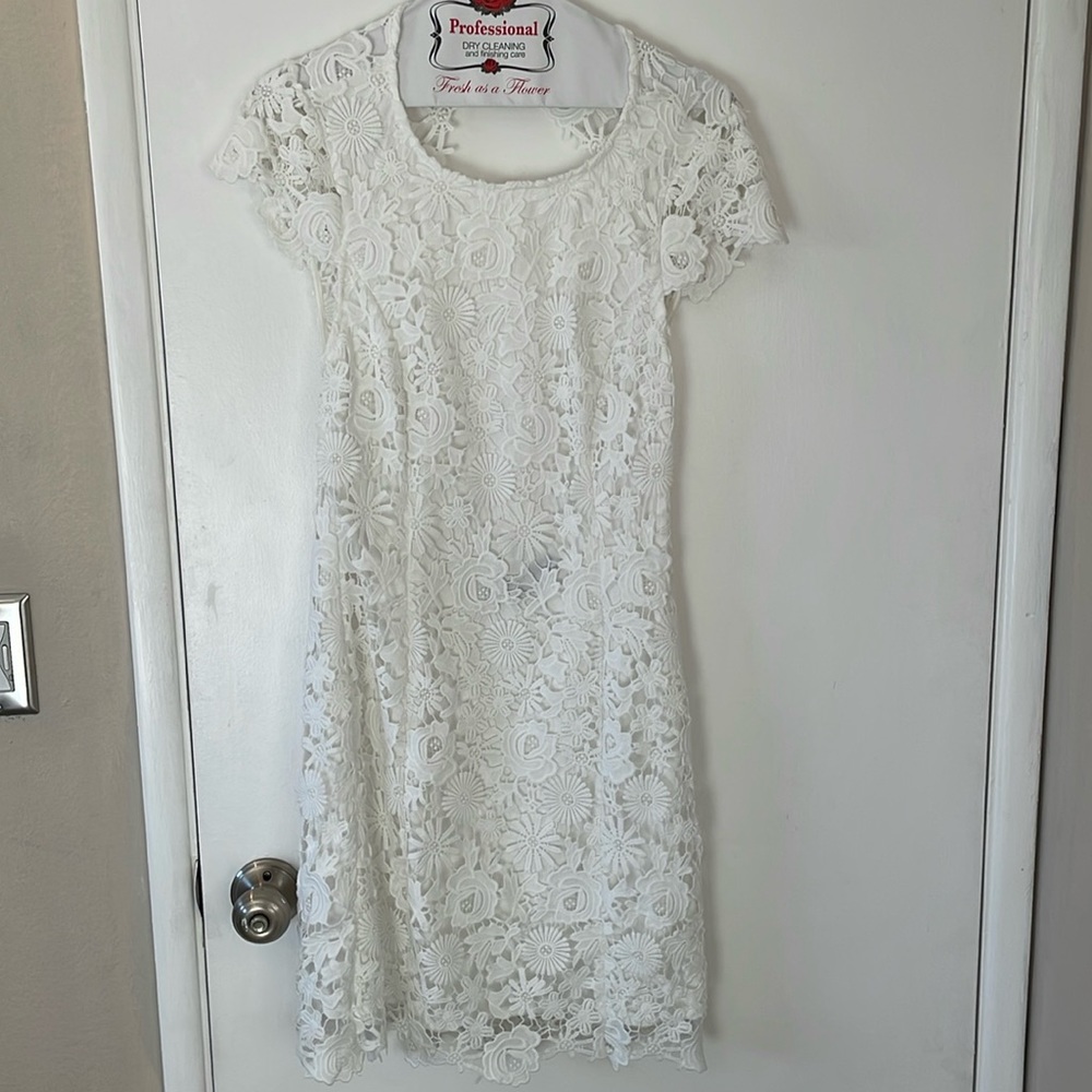 Elegant White Lace Wedding Dress